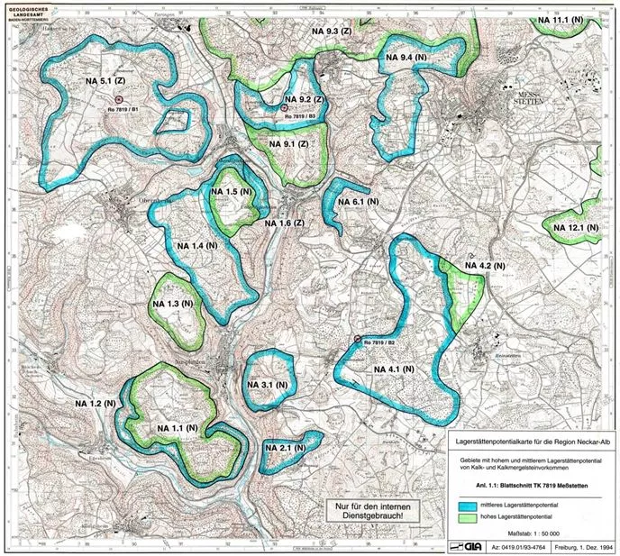 Auf der Karte sind Gebiete farblich umrandet und zeigen in türkis Vorkommen mit mittlerem, und in  hellgrün mit hohem Lagerstättenpotential.